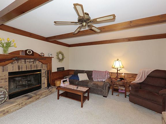 3rd image of 11821 W Edgerton Ave