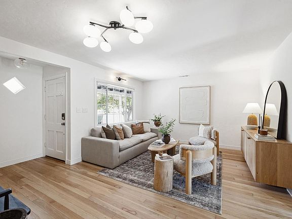 3rd image of 11 Central Drive