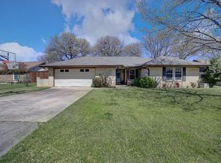 5617 Arbor Valley Dr, Arlington, TX 76016