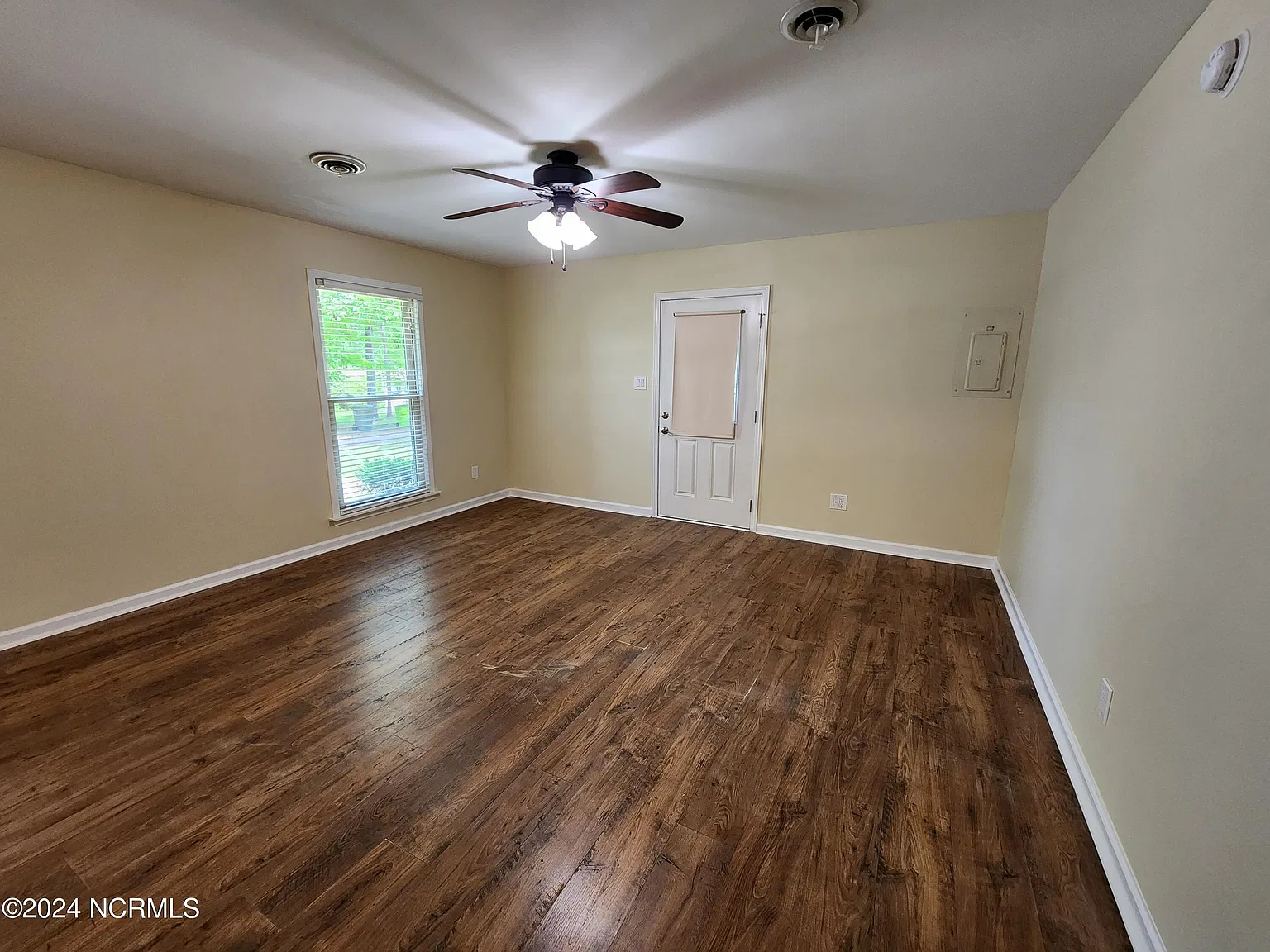 3 bed, 2.0 bath, $1,450 — Photo 4
