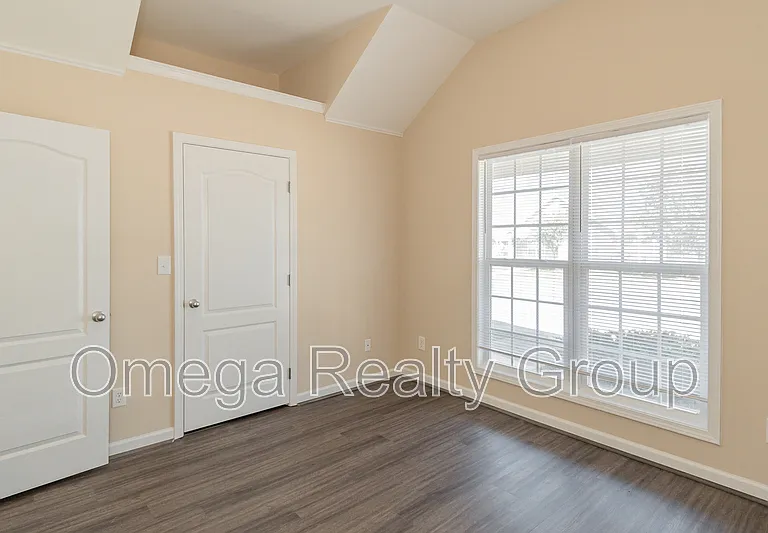 2170 Village Ln — Photo 31