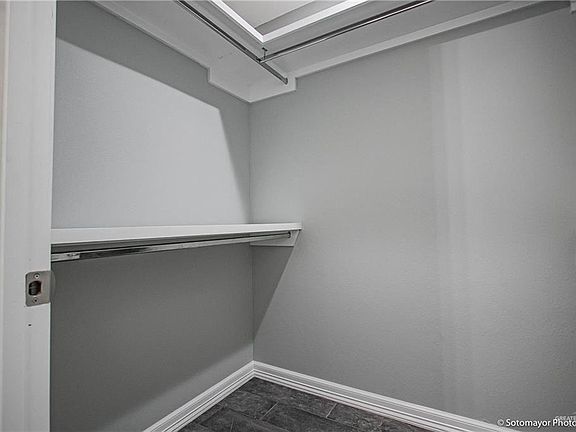 4th image of 2211 Northridge Dr APT B