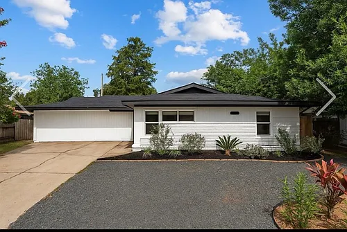 1610 Antoine Dr Photo 1