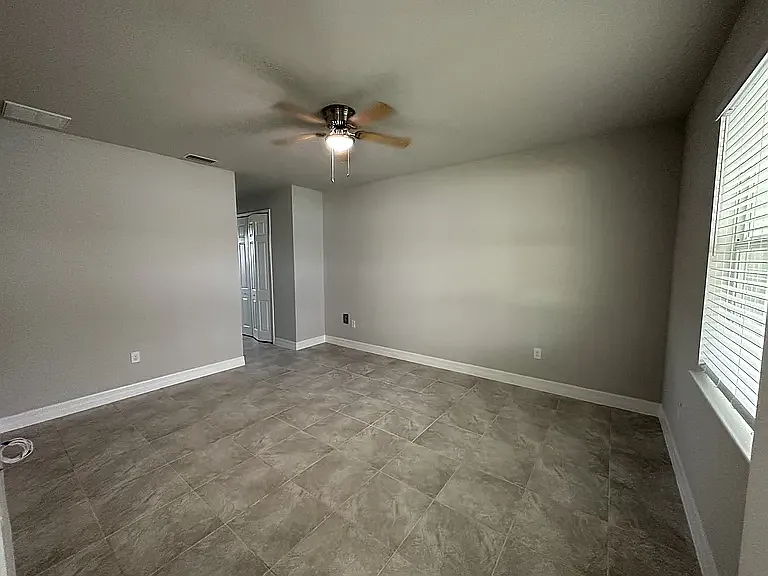 4 bed, 1800 sqft, $2,200 — Photo 4