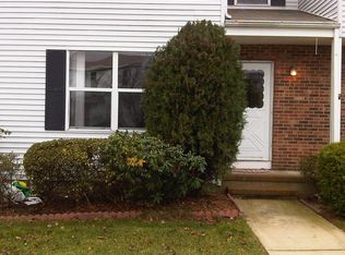 33 Hemlock Dr, Jamesburg, NJ 08831