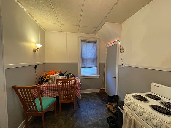 5th image of 301 E Easterday Ave