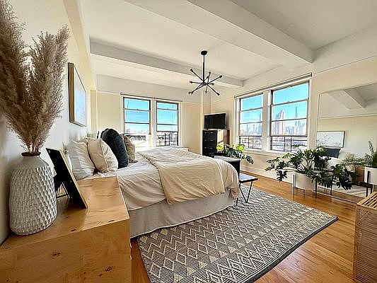 1st image of 520 Amsterdam Ave #17A