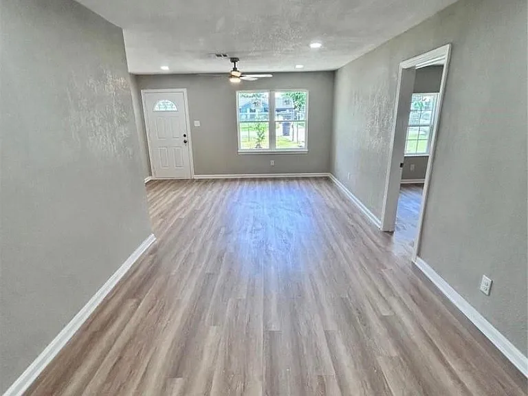 4737 Alvin St — Photo 3