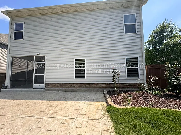 101 Benning Hills Pl — Photo 25