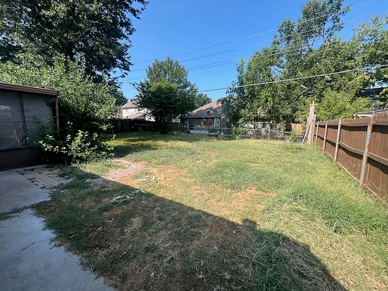 1832 S Fir Ave — Photo 18