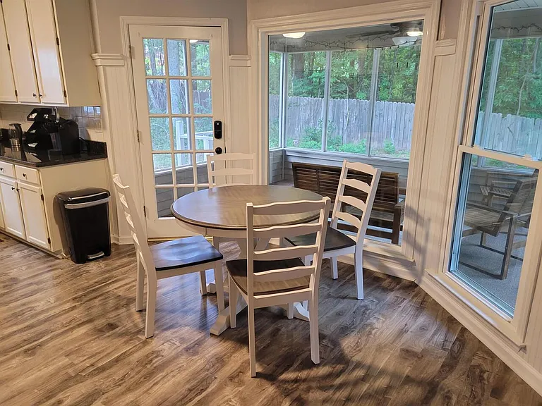1356 Velvet Creek Gln SW — Photo 6