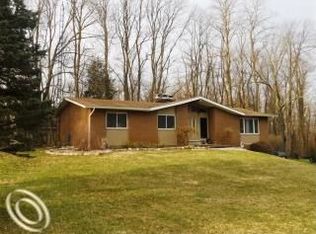 8768 N Christine Dr, Brighton, MI