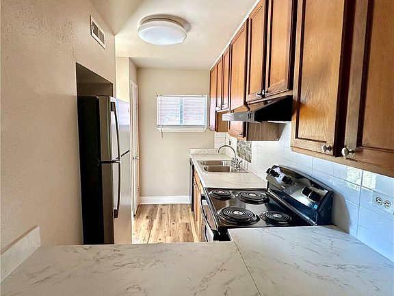 3rd image of 3838 Pontchartrain Dr APT C104