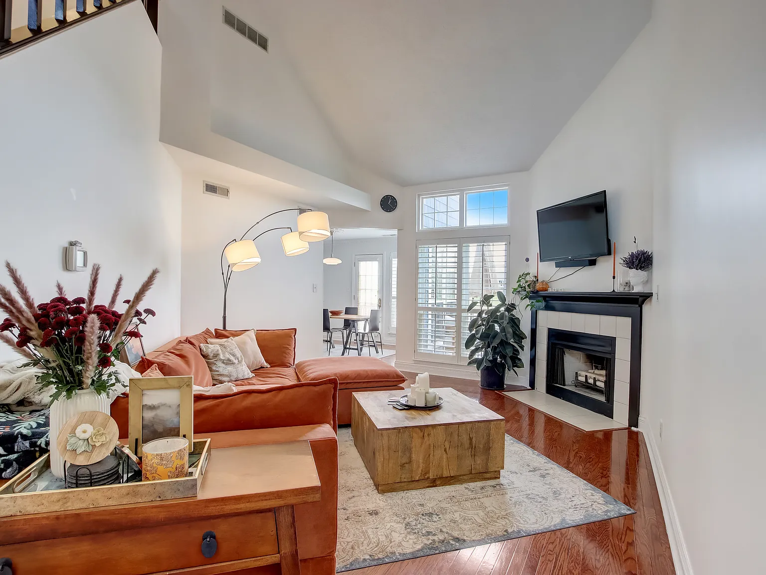 1 bed, 1.5 bath, 1024 sqft, $2,250 — Photo 3