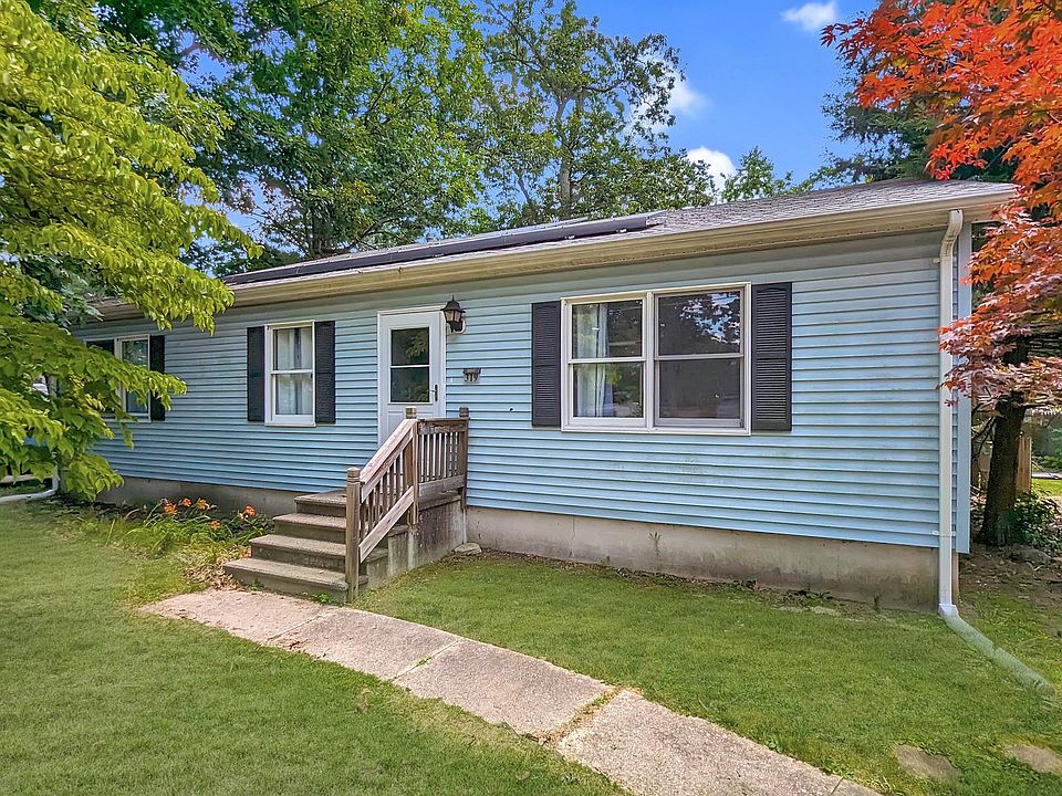 1st image of 319 Dennis Ave