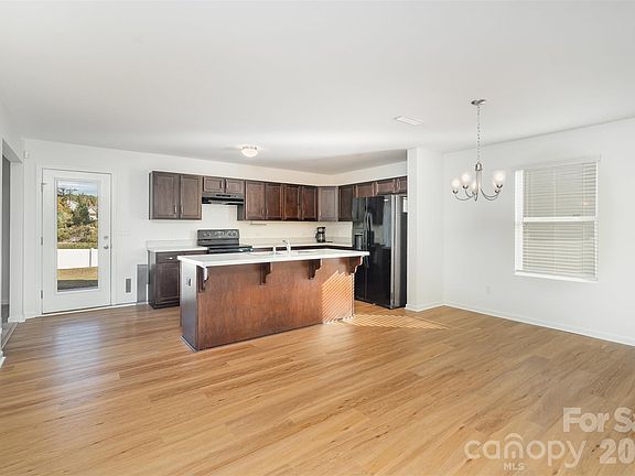 4th image of 1211 Whitehall Hill Rd