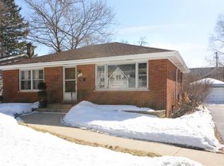 710 E Evergreen St, Wheaton, IL 60187