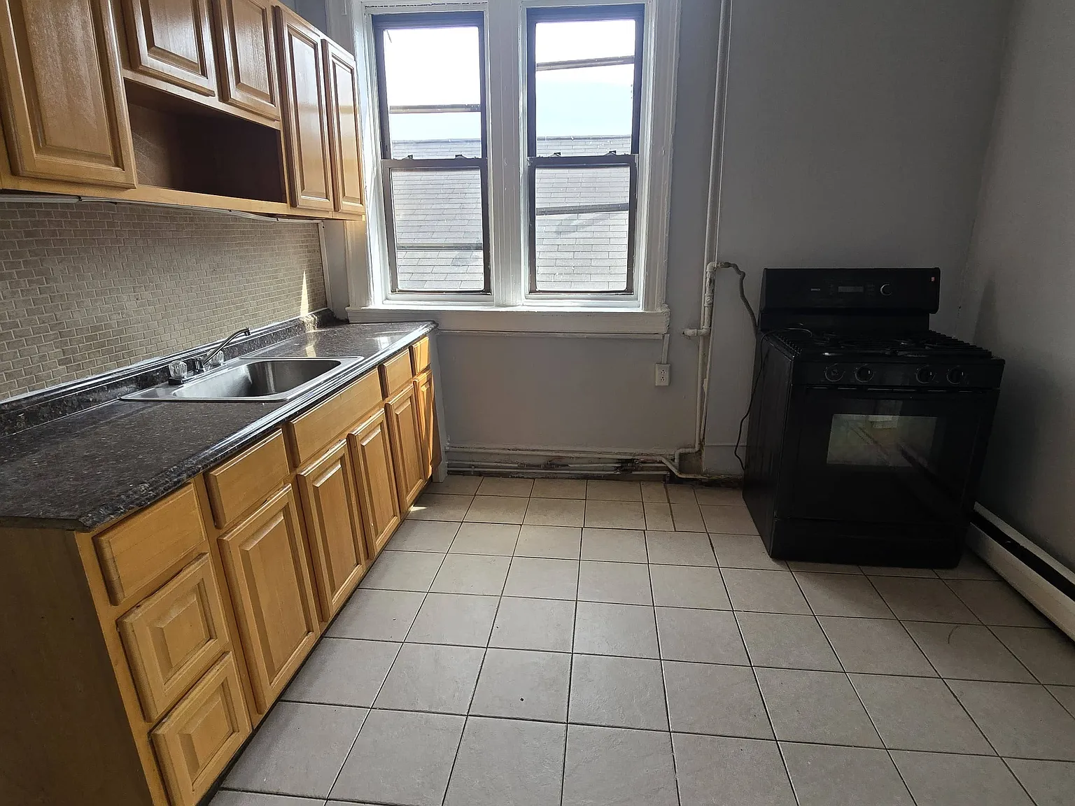 3 bed, $2,300 — Photo 4