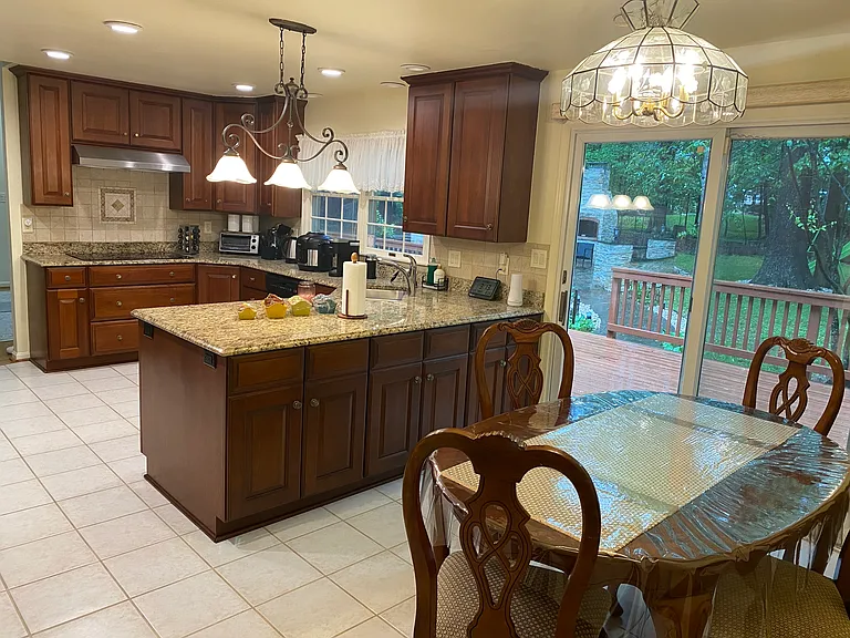 7700 Warfield Rd — Photo 28