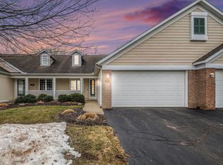 1721 W Clearwater Dr, Zeeland, MI 49464