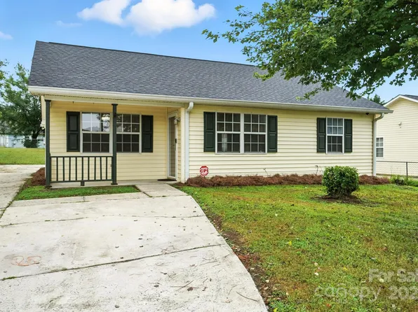 831 Flicker St, Concord, NC 28027