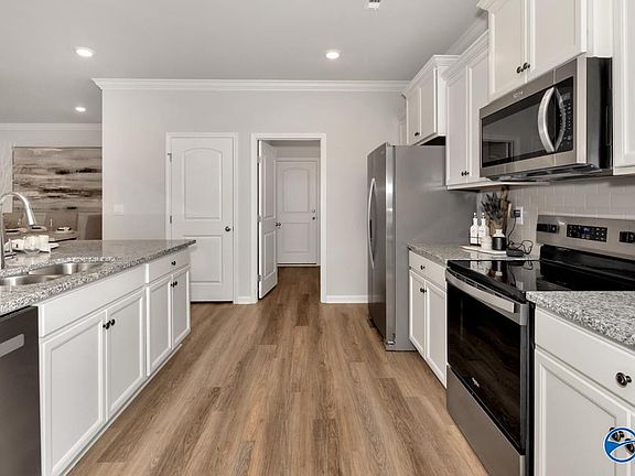 4th image of 102 Oak Fletcher Dr