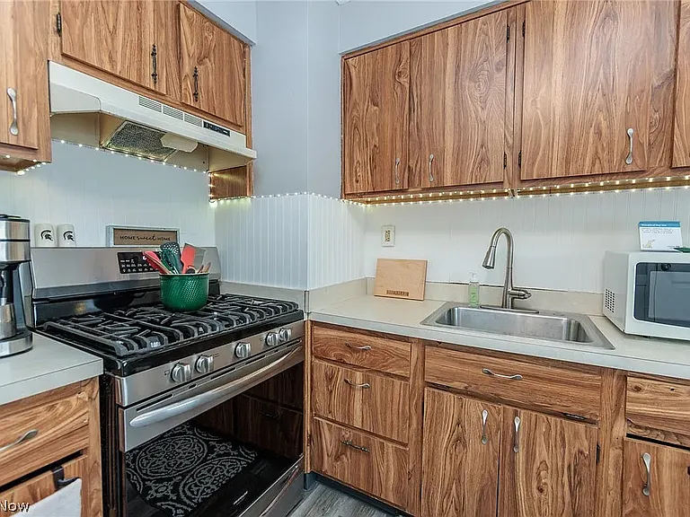 3801 Russell Ave — Photo 8