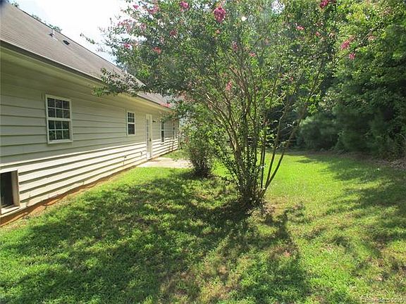 3rd image of 4614 Waterbell Ln