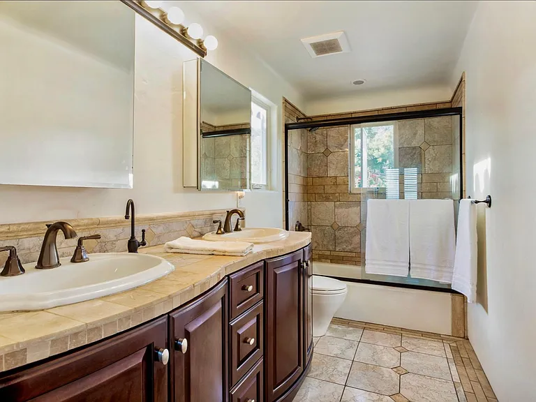 Coyote Rd — Photo 14