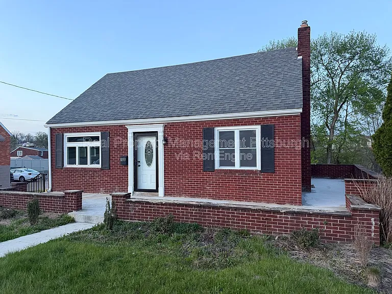 1053 Edward Dr — Photo 16