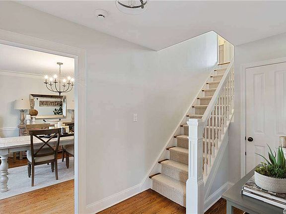 3rd image of 132 Pine St