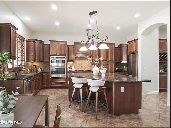 3rd image of 1604 W CALLE DE POMPAS --