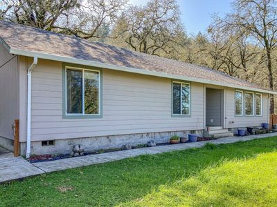 477 SE Dos Gatos Ct, Roseburg, OR, 97470