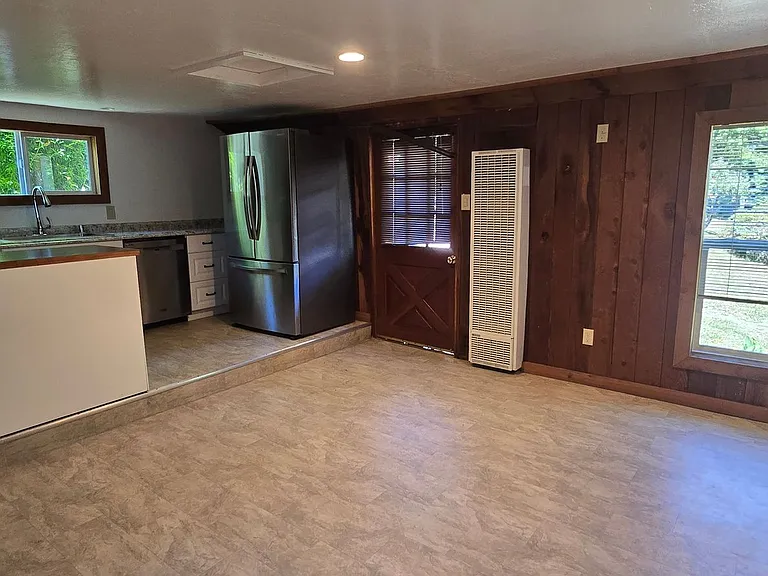 105 Watertrough Rd #A — Photo 17