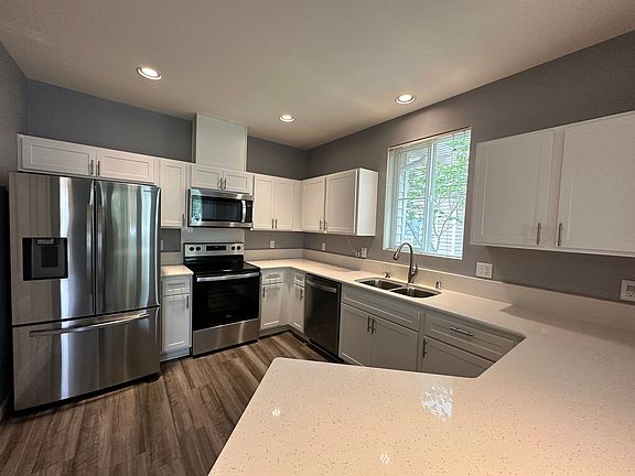4th image of 2480 Simmons St Unit B