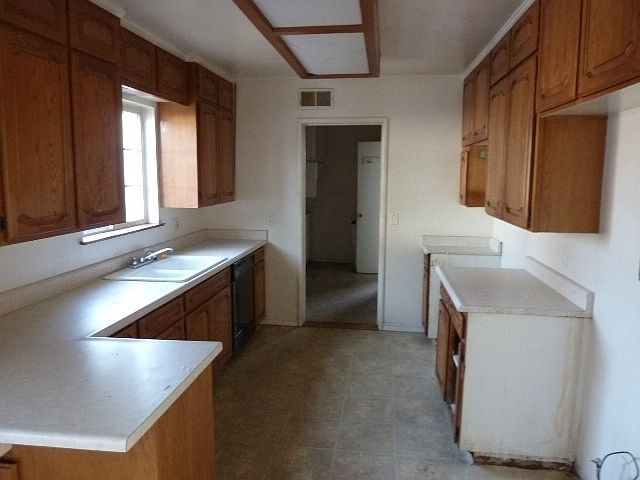 1st image of 633 Holly Dr