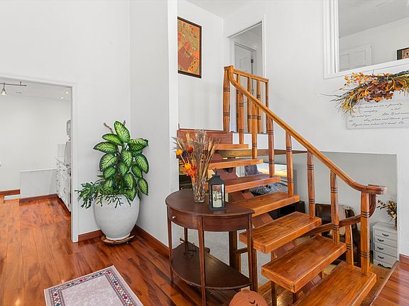 5th image of 617 Oakwood Pl NE