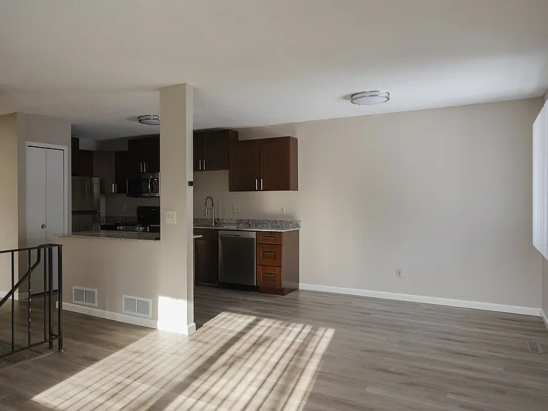 Court Place Townhomes — Photo 4