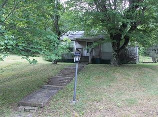 7320 Winchester Rd, Irvine, KY 40336