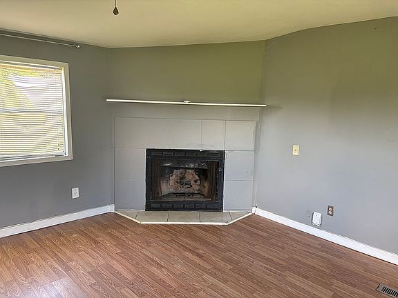 3rd image of 19 Donald Nobles Ln