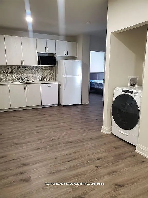 2 bed, $1,980 — Photo 4