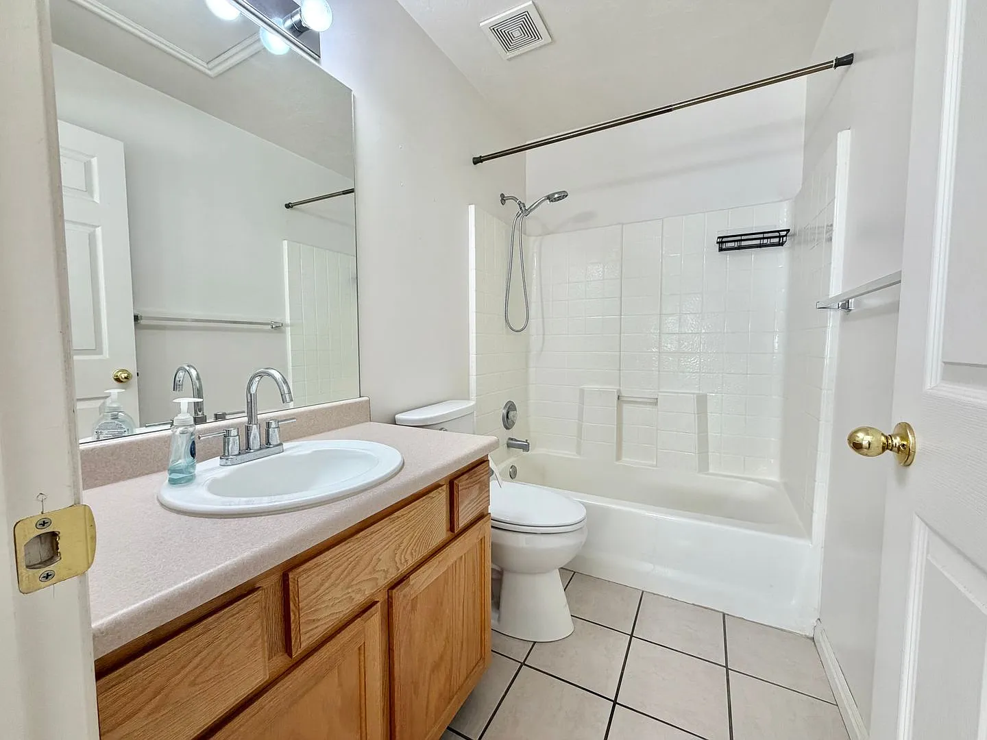 4 Beds + Finished Basement | 2,413 Sq Ft | Minutes to BYU | $2,299 — Photo 3