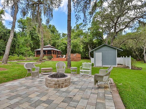 4th image of 2712 Powell Ln