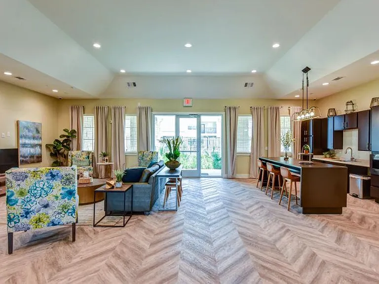 Shadow Ridge Apartment Homes — Photo 12