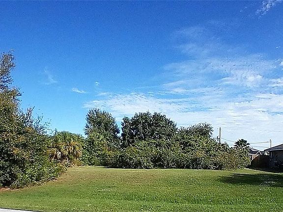 4th image of 6112 Roberta Dr