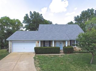 717 Village Wood Ct, Ballwin, MO