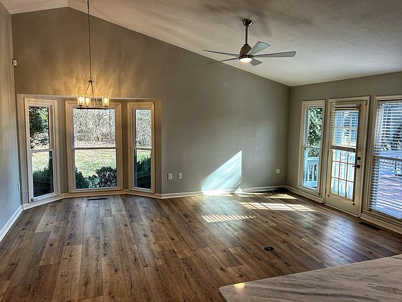 4th image of 570 River Bend Dr #570