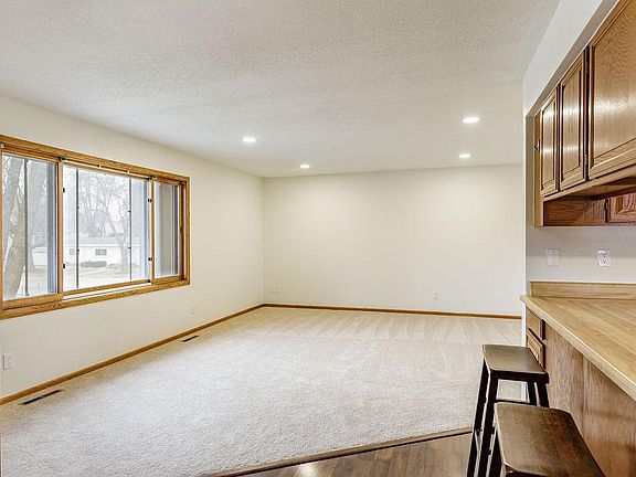 5th image of 312 Cedar Ln