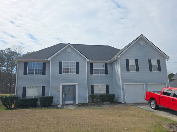 1102 Carriage Trace Cir, Stone Mountain, GA 30087