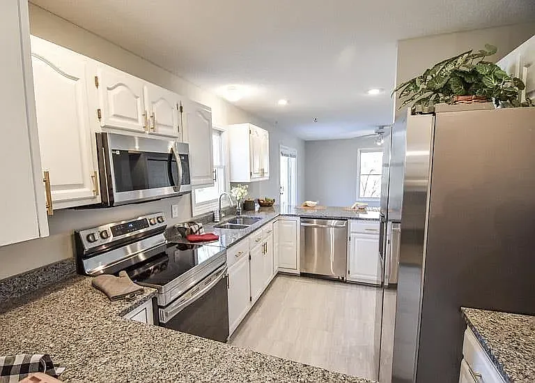 4301 E Whitley Dr — Photo 13